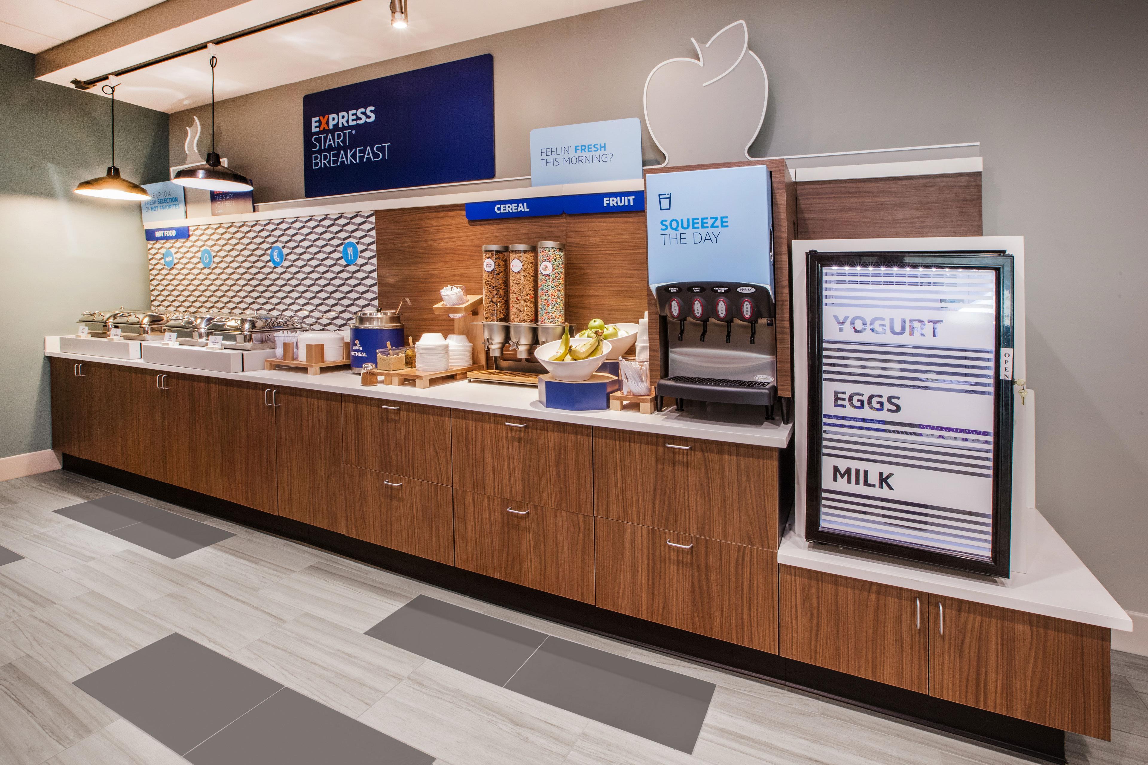 Holiday Inn Express Forest City By Ihg Экстерьер фото