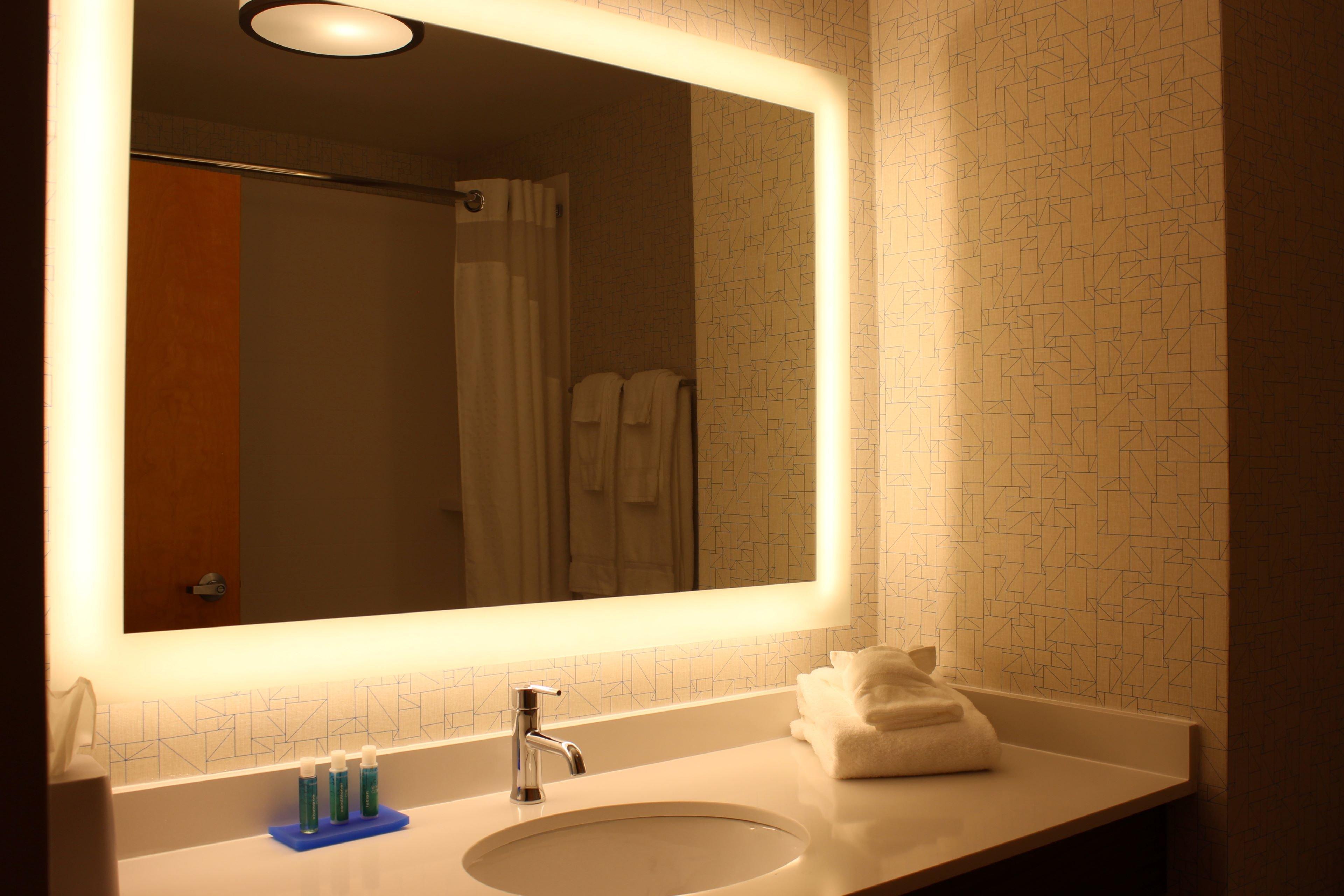 Holiday Inn Express Forest City By Ihg Экстерьер фото